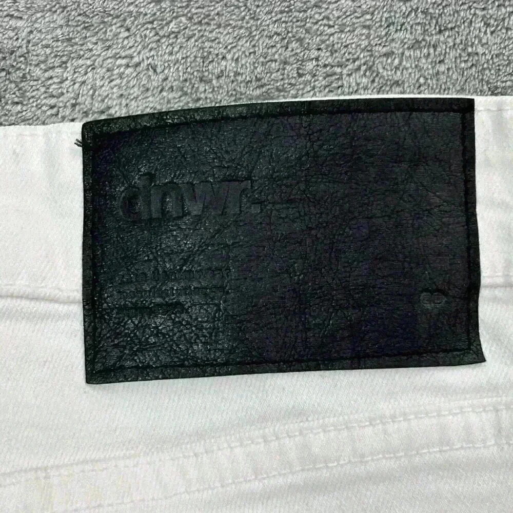 Zara Pants Womens Size 31 High Waisted White Denim Jeans Raw Hem Distressed - Picture 11 of 11